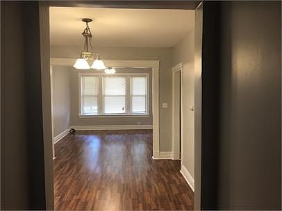 3rd image of 7352 S Eberhart Ave