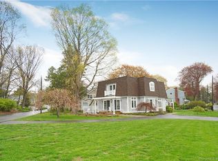19 Grove St, Branford, CT 06405
