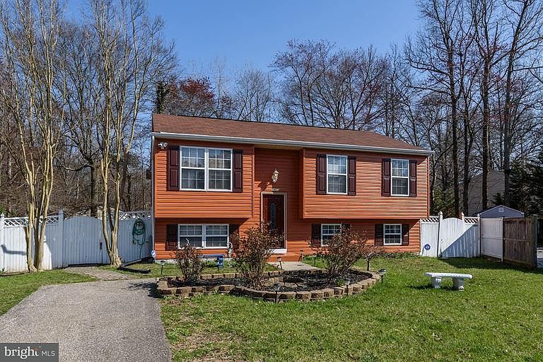 1st image of 1405 Iron Horse Ct