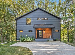 130 Singer Lake Trl, Baroda, MI 49101