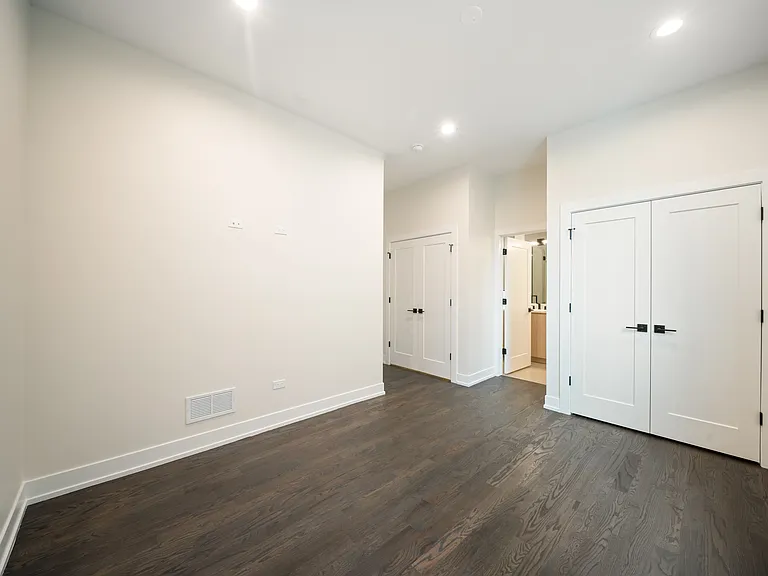 412 E 50th Pl #2 — Photo 13