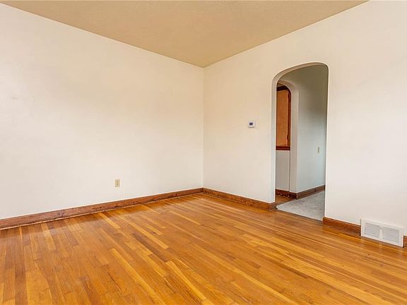 5th image of 6277 Lake Ave