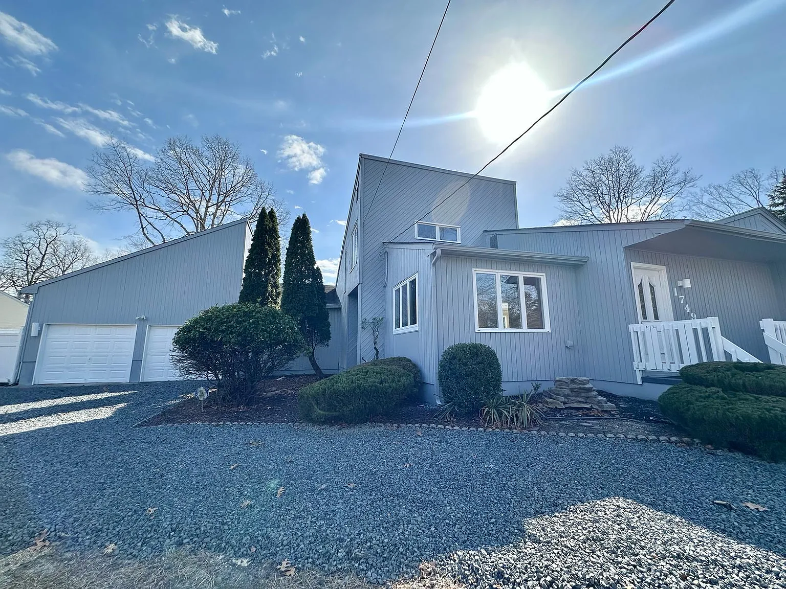 5 bed, 2333 sqft, $4,295 — Photo 3