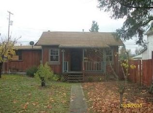 723 SW Burgess St, Grants Pass, OR 97526