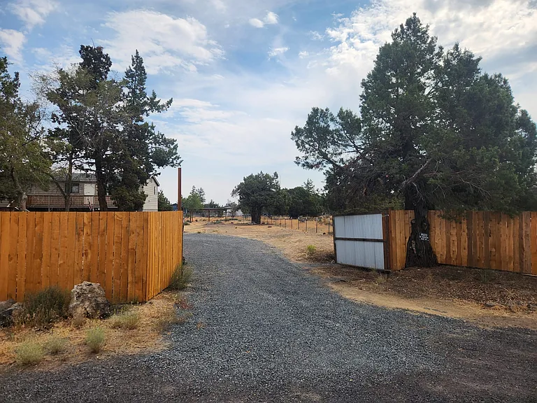 63460 Cimarron Dr — Photo 2