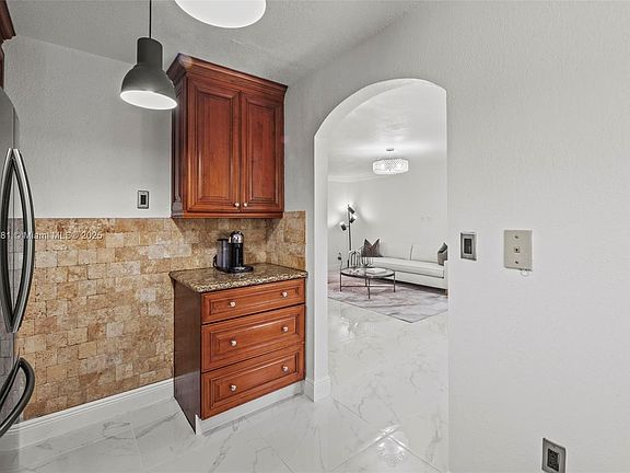 5th image of 240 NW 114th Ave #1-104