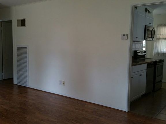 3rd image of 104 N Saint Jacques St