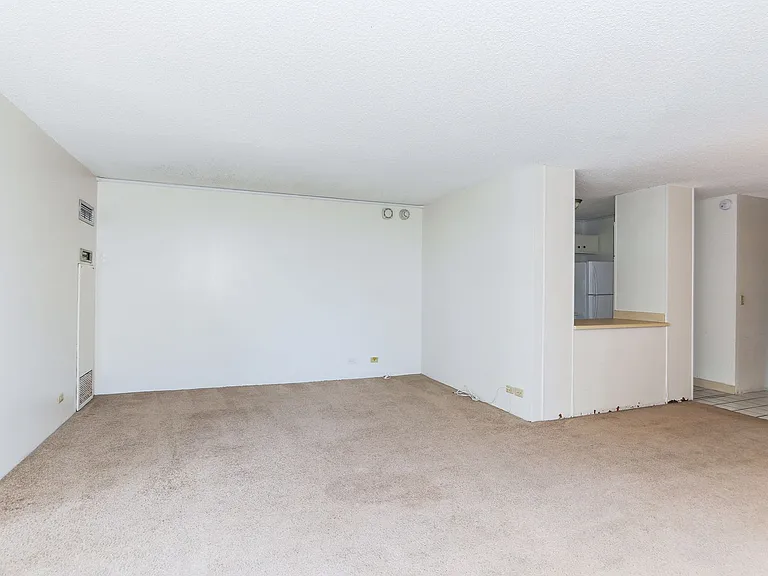 2215 Aloha Dr — Photo 2