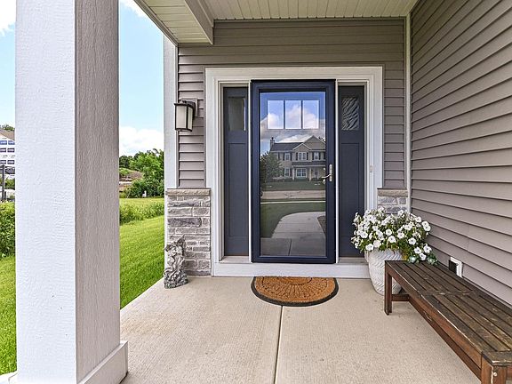 5th image of 611 Hunter DRIVE
