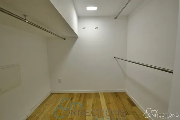 Rented by City Connections Realty | media 10