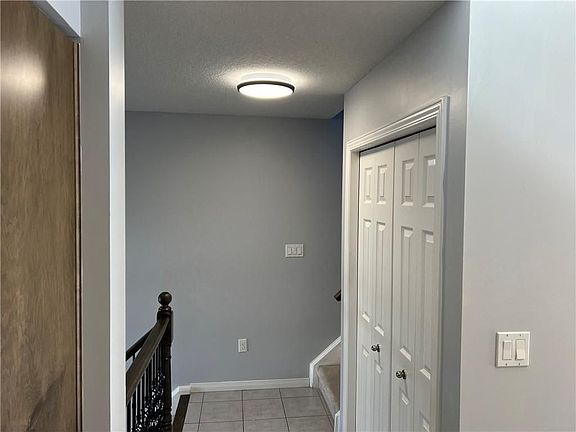 3rd image of 305 Briarmeadow Dr #9