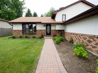 1613 Briarcrest Dr, New Lenox, IL 60451