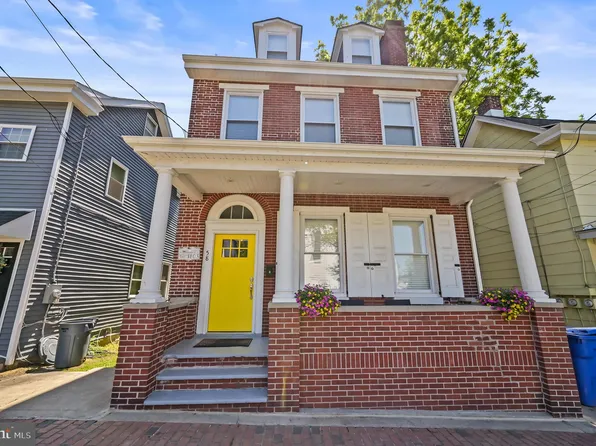 58 Hanover St, Pemberton, NJ 08068