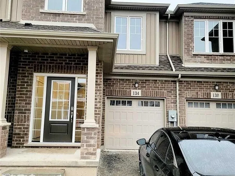 134 Sycamore St — Photo 1