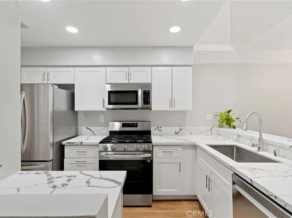 1054 Seco St APT 205, Pasadena, CA 91103