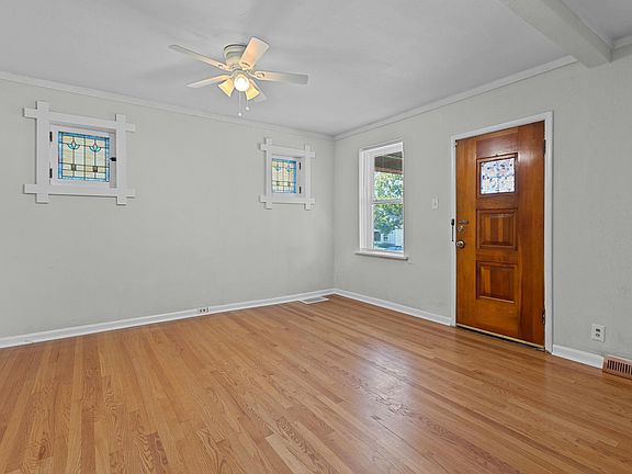 4th image of 5400 Dresden Ave