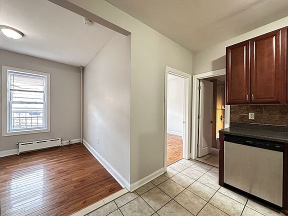 2nd image of 35 Broadway #22