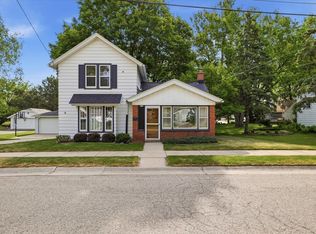 354 Prospect Ave, Hartland, WI 53029