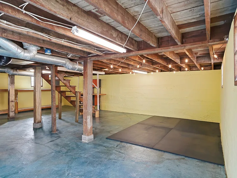 114 Aldeah Ave — Photo 12