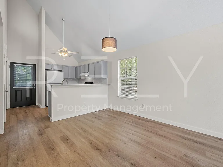 2908 Whisper Oaks Ln #D — Photo 14