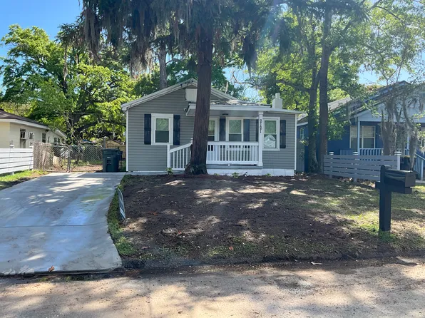 2121 Iowa St, Savannah, GA 31404