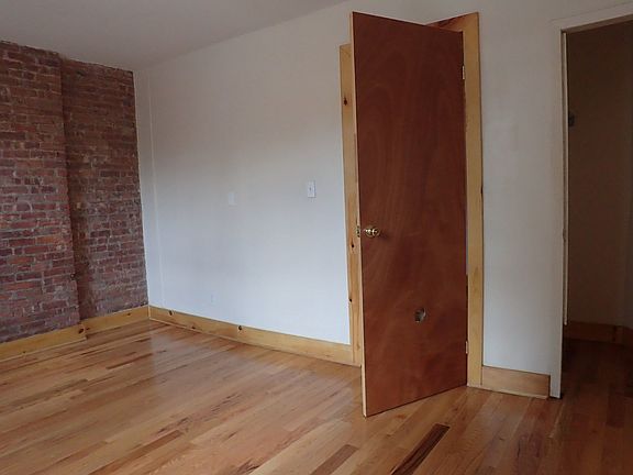 3rd image of 559 Saint Johns Pl #3RKA