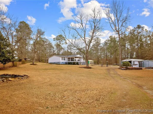 219 Skydive Dr, Raeford, NC 28376
