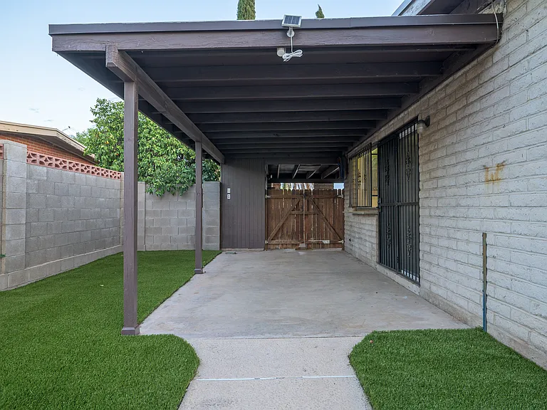 9401 E 39th St — Photo 33