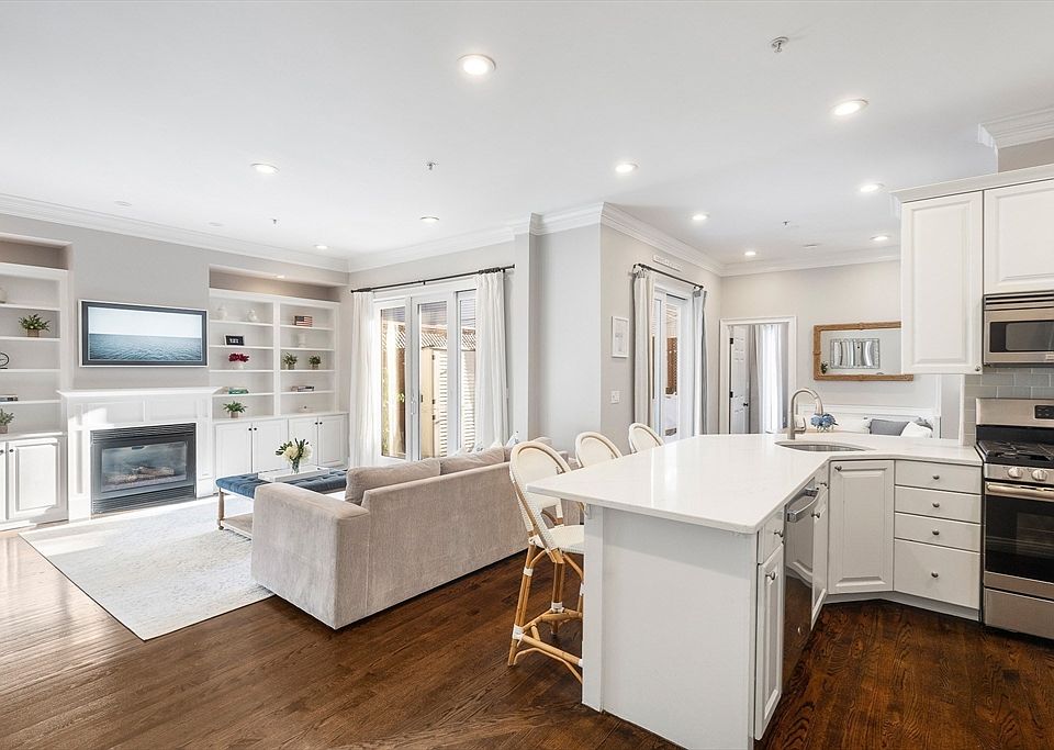1st image of 232 Bunker Hill St #1