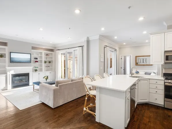 232 Bunker Hill St #1, Boston, MA 02129