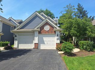 1045 Talbots Ln, Elk Grove Village, IL 60007