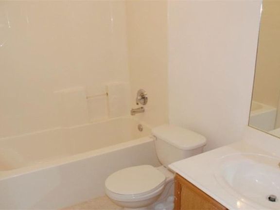 4th image of 6445 Wilcrest Dr