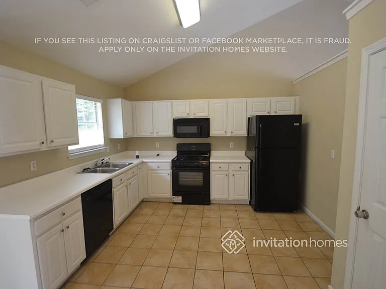 2359 Heatherton Ct — Photo 3