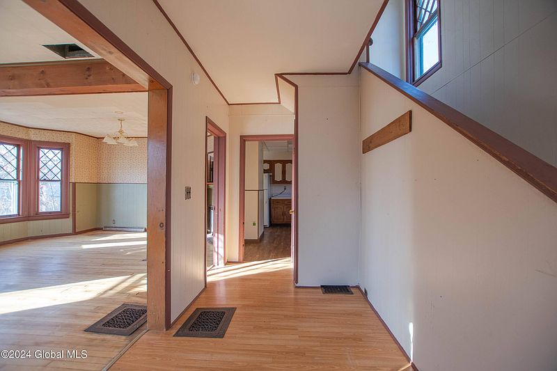 5th image of 113 Shepard Avenue