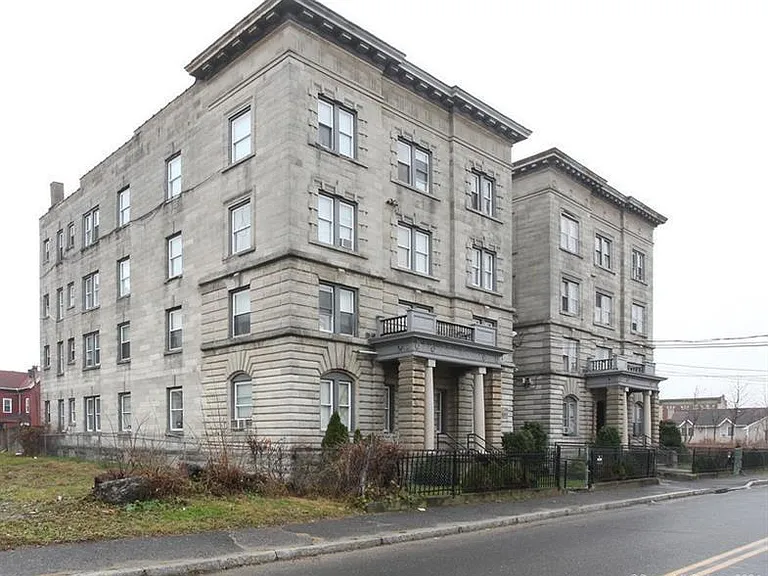 40 E Liberty St #1 — Photo 1