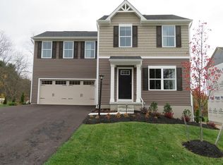 104 James Patrick Pl, Zelienople, PA 16063