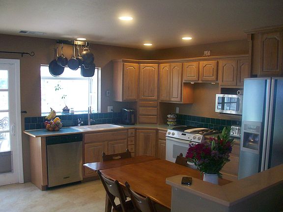 3rd image of 6838 Endmoor Dr