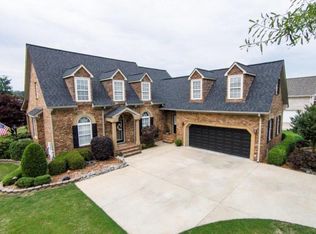 8454 Rambling Rose Dr, Ooltewah, TN 37363