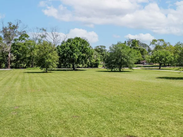 1726 Duchamp Rd, Broussard, LA 70518