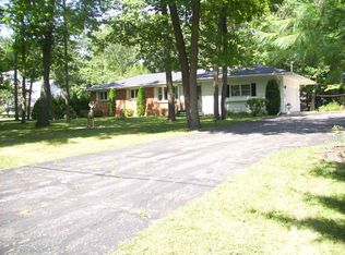 2918 Manor Dr, Oshkosh, WI 54904