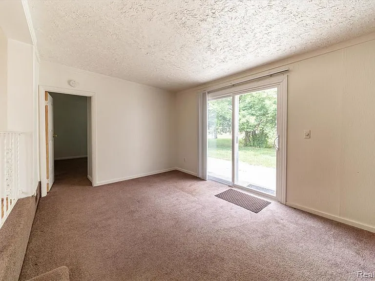 4335 Territorial Rd #B — Photo 6
