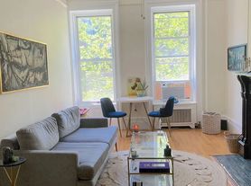 41 W 69th St