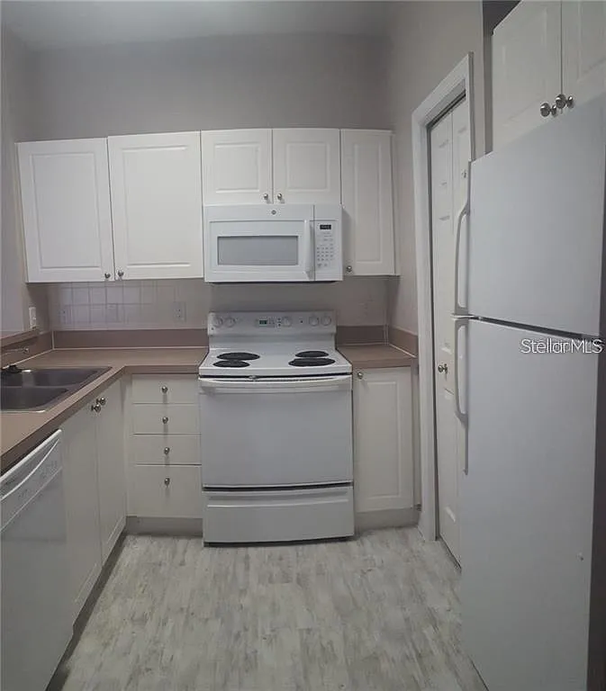 2 bed, 1.0 bath, 1116 sqft, $1,700 — Photo 2