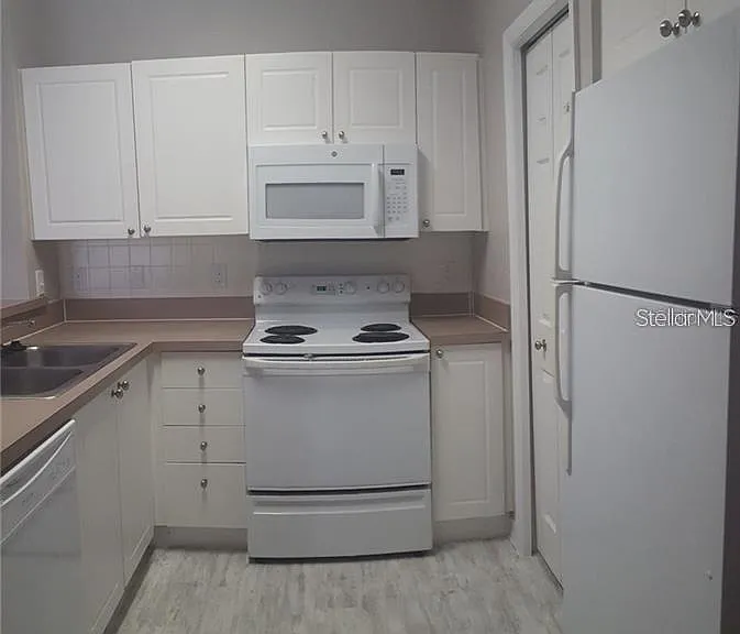 5152 Northridge Rd #204 — Photo 2
