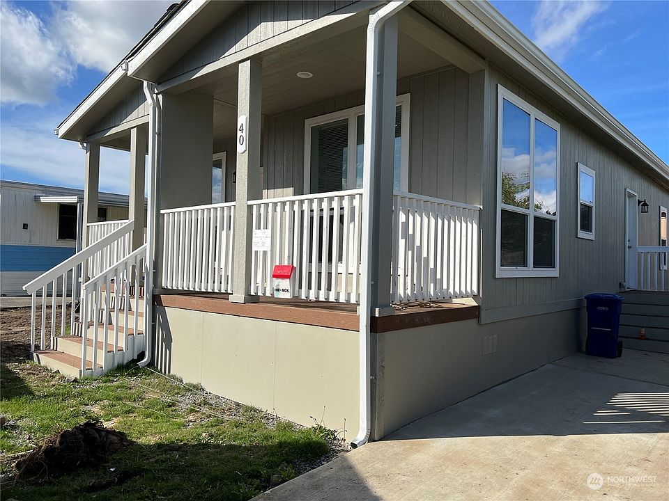 1st image of 225 NE Ernst Street #40
