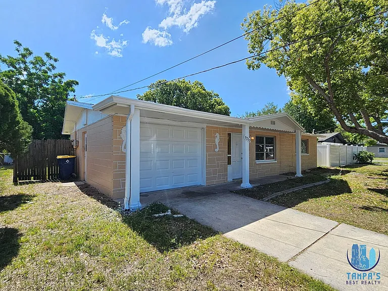 9210 Pegasus Ave — Photo 2