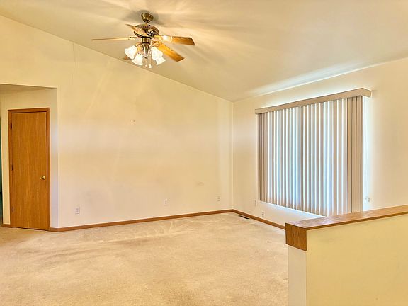 4th image of 2100 Fox Chase Dr