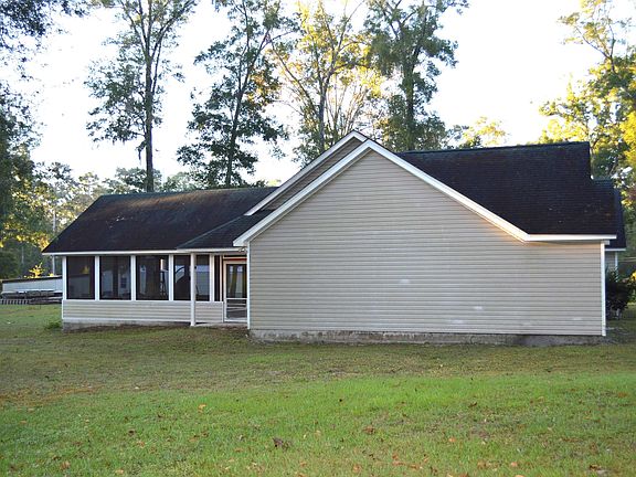 4th image of 21 Marsue Dr