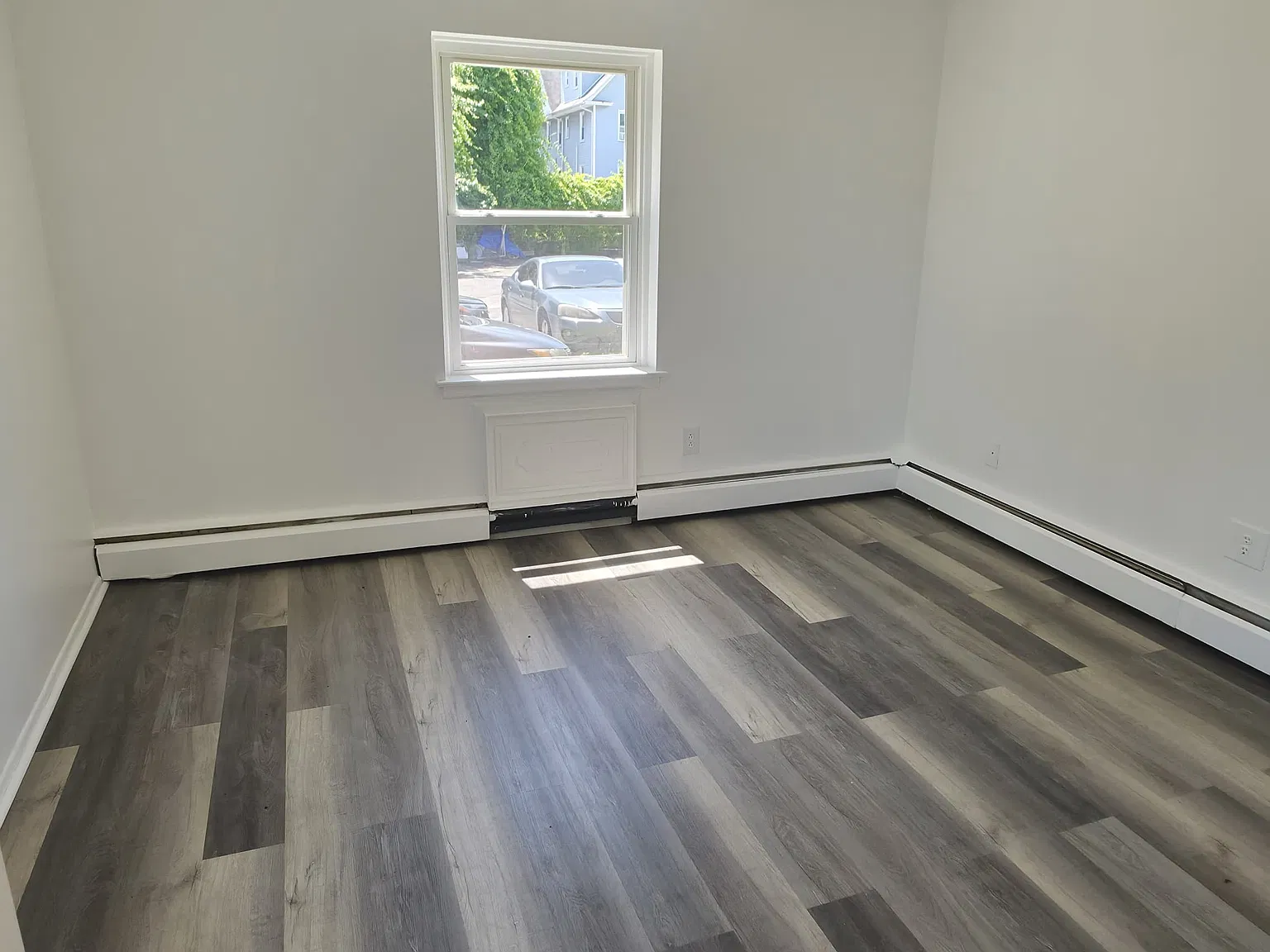 211 Birdseye St — Photo 3