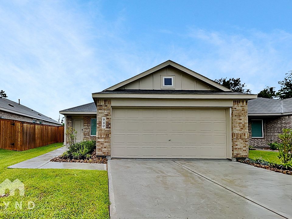 1st image of 940 Capracotta Dr